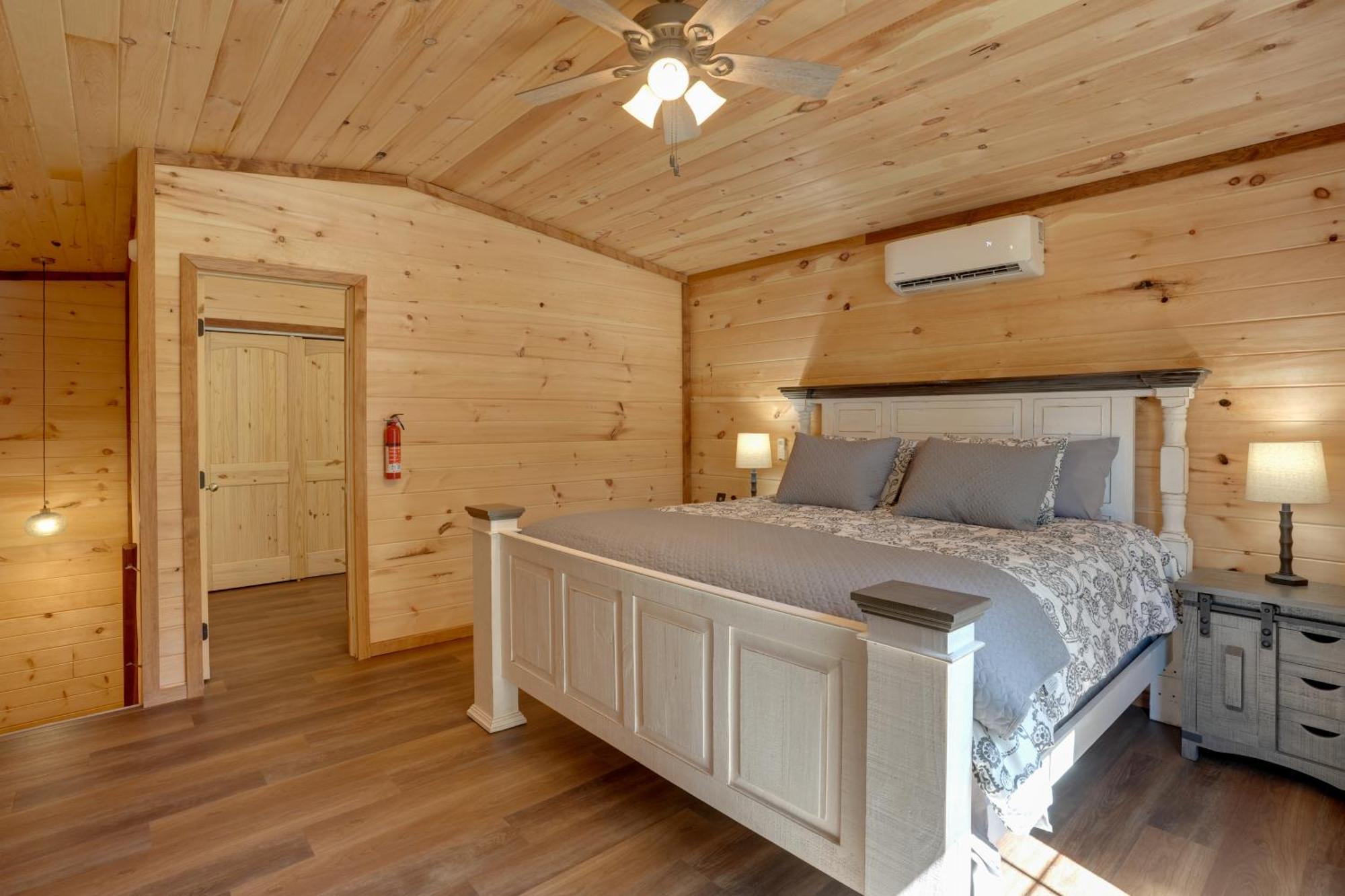 Lakeside Trenton Cabin On 7-Acre Property! エクステリア 写真