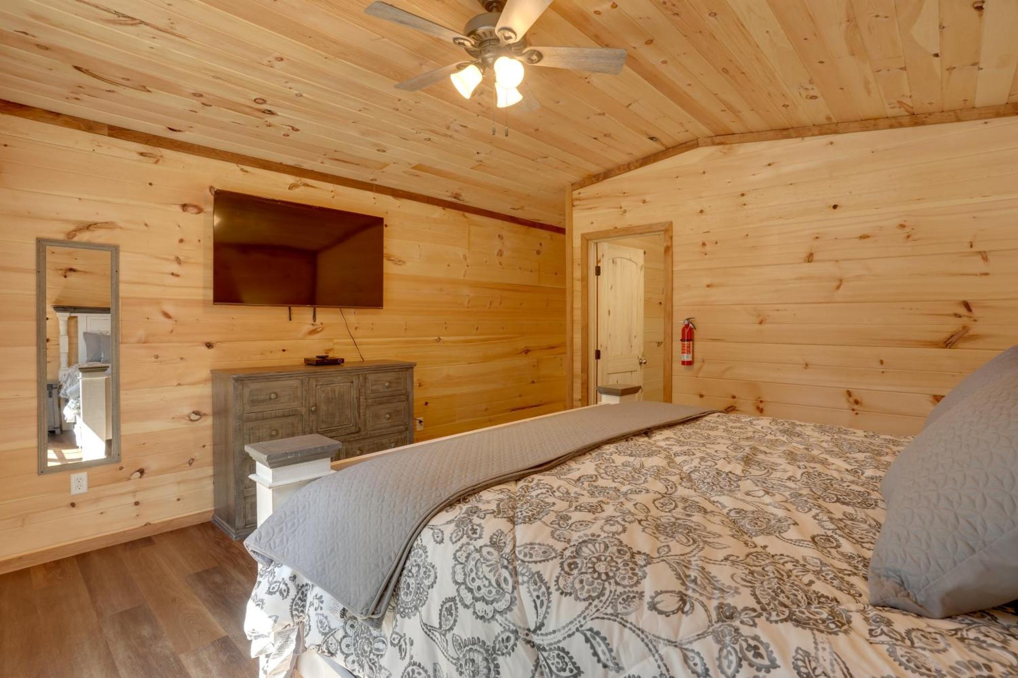 Lakeside Trenton Cabin On 7-Acre Property! エクステリア 写真
