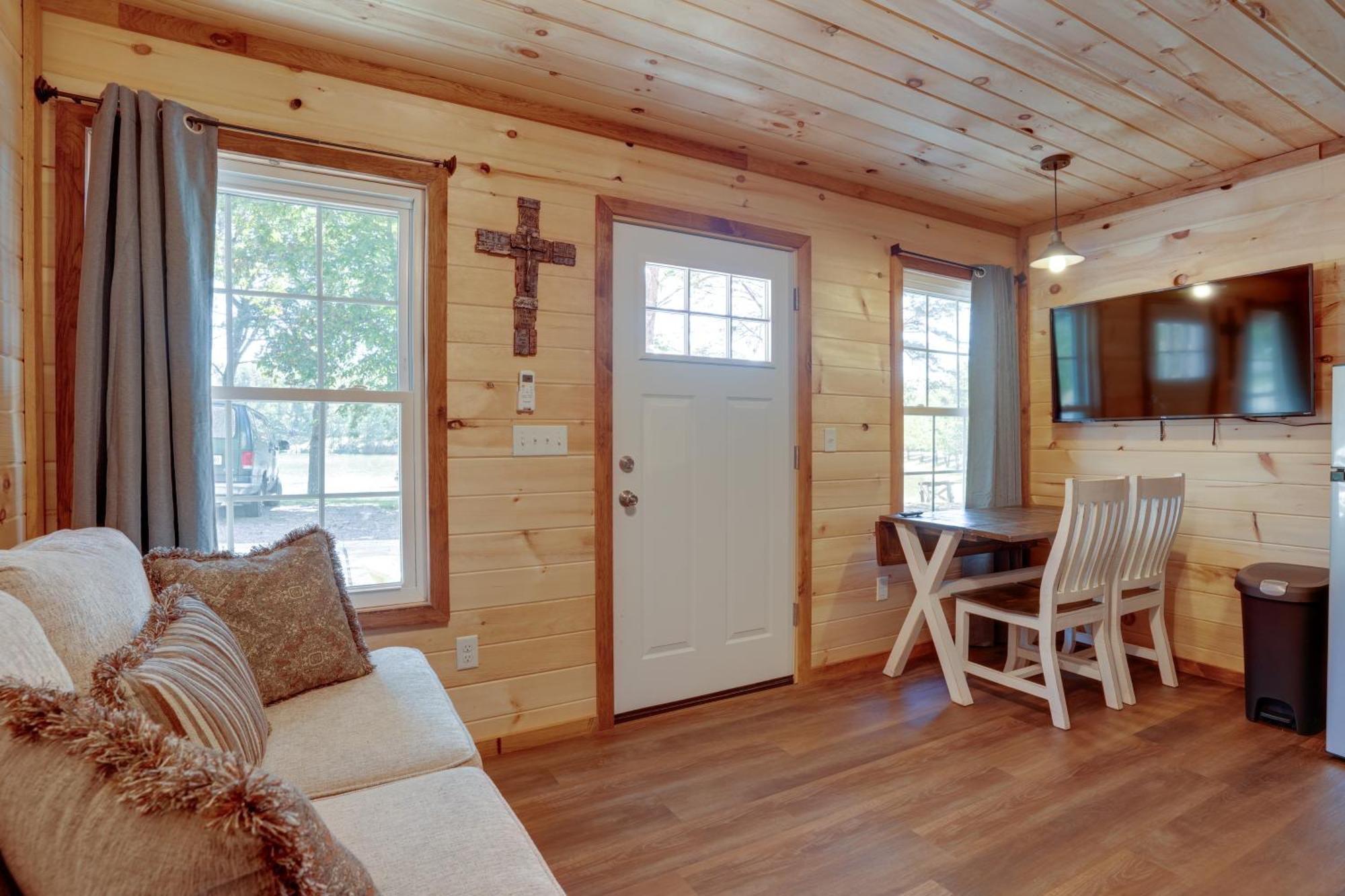 Lakeside Trenton Cabin On 7-Acre Property! エクステリア 写真