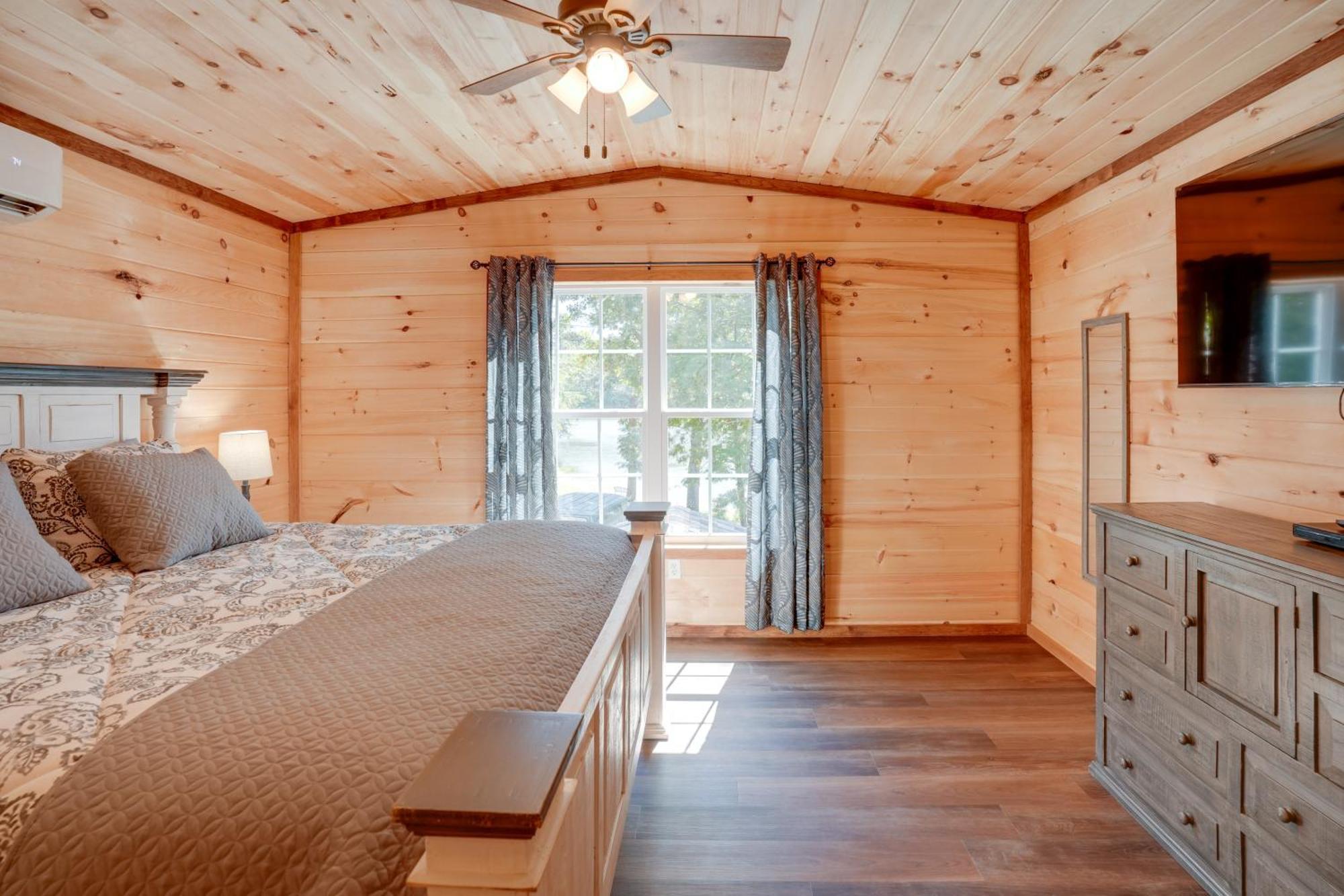 Lakeside Trenton Cabin On 7-Acre Property! エクステリア 写真